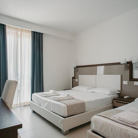Hotel Baia Marina Купра-Мариттима Экстерьер фото
