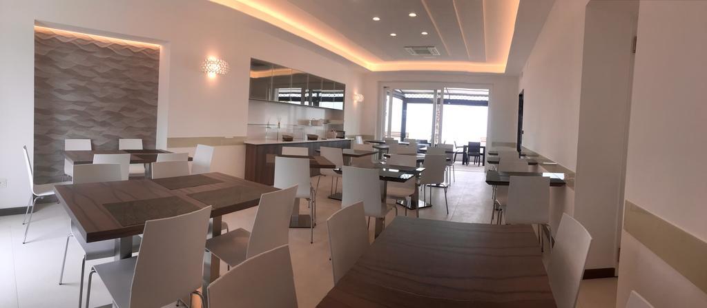 Hotel Baia Marina Купра-Мариттима Экстерьер фото